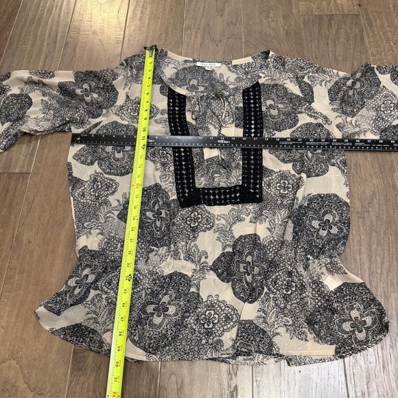 Black Rainn Women's 2X Beige Black Paisley Print Peplum Top Lace Trim Tie Neck - Picture 5 of 7